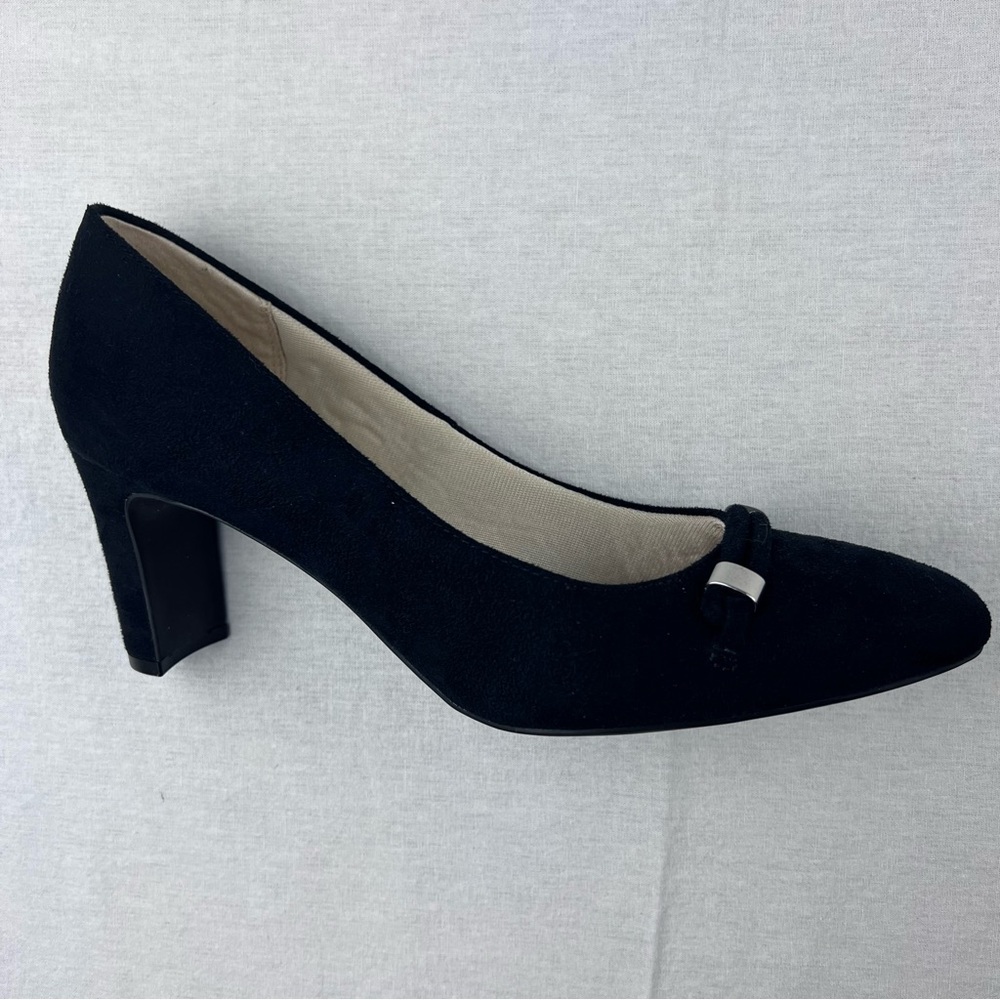 Life Stride Women's Gianna Black Block Heel Size 9M Silver Accent 2 1/2 in heel